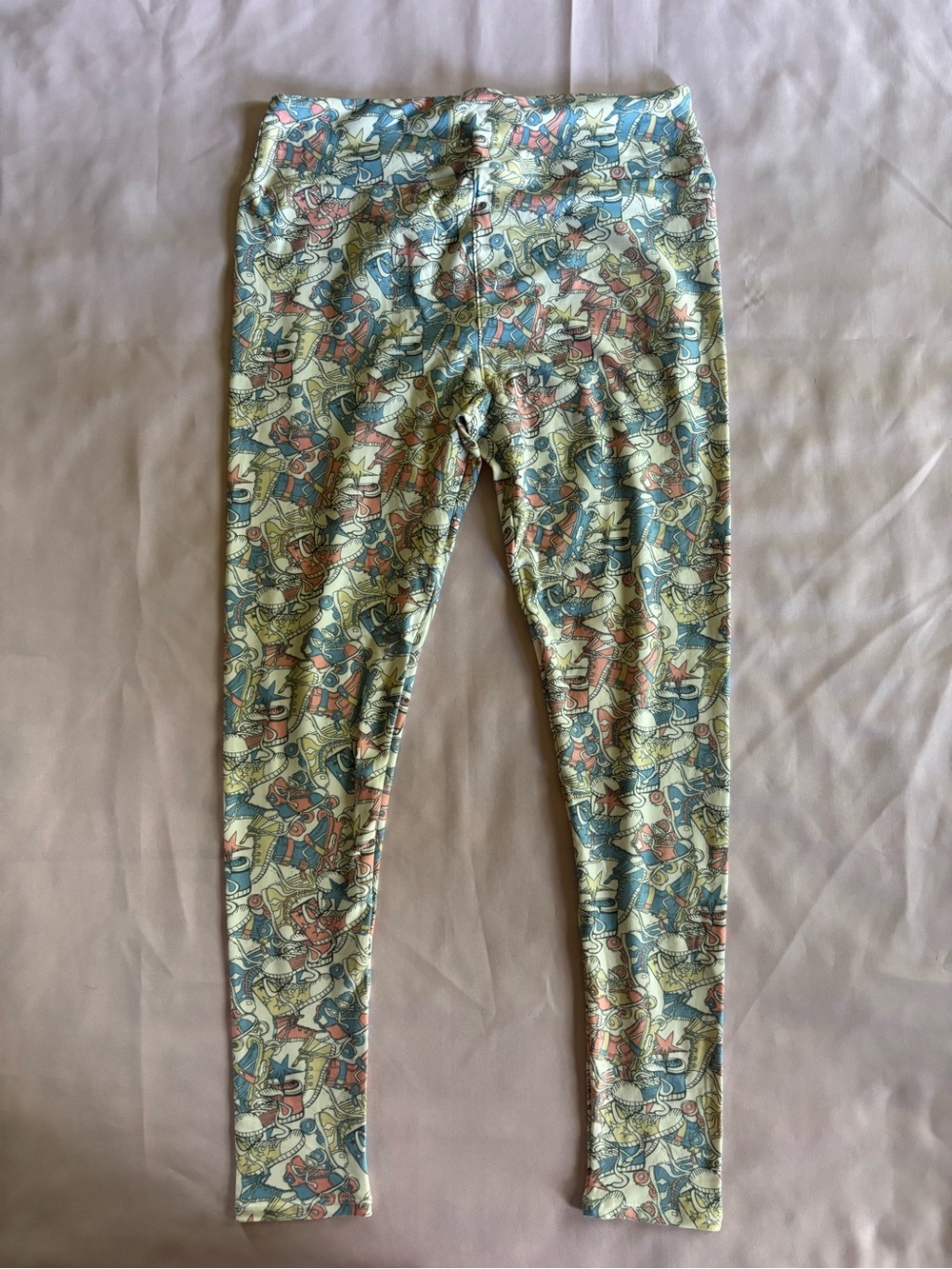 LuLaRoe Americana Leggings Cream, Blue & Pink Canvas Shoes Pattern TC